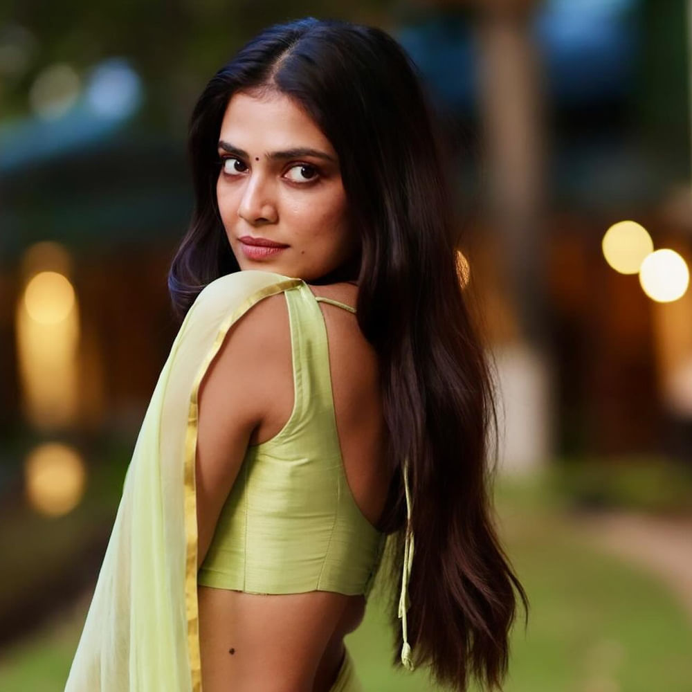 హీరోయిన్స్ లుక్స్ విషయంలో ప్రతి ఇండస్ట్రీకి కొన్ని రూల్స్ ఉంటాయి. కాస్త బరువు పెరిగి ఉత్తరాదిన సినిమాలు చేస్తామంటే అక్కడివారు పెద్దగా ఇష్టపడకపోవచ్చు. 