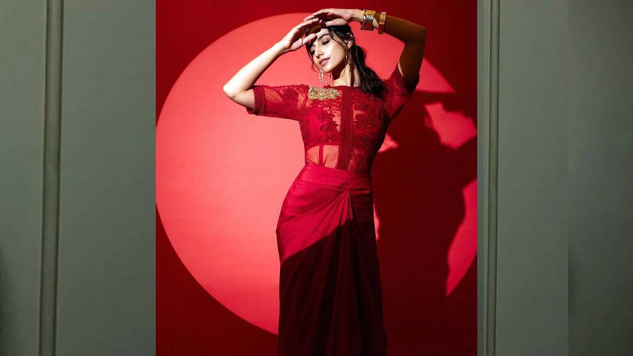 ఈ ఫొటోస్ చూసిన ఈ బ్యూటీ అభిమానులు, బ్యూటిపుల్, అంటూ కామెంట్స్ చేస్తున్నారు. మరి మీరు కూడా ఆ ఫొటోలపై ఓ లుక్ వేయండి మరి 