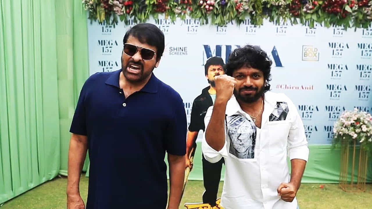 రెట్రో సినిమా రిలీజ్కు ముందు అభిమానులతో కలిసి ముచ్చటించారు హీరో సూర్య. చెన్నైలోని ఓ కల్యాణ మండపంలో జరిగిన ఈ కార్యక్రమంలో 70 ప్రాంతాల నుంచి వచ్చిన నాలుగు వేల మంది అభిమానులను సూర్య కలిశారు. వారితో ఫోటోలు దిగారు. ఆటోగ్రాఫ్లు ఇచ్చారు. కార్తీక్ సబ్బరాజ్ దర్శకత్వంలో తెరకెక్కిన రెట్రో మే 1న ప్రేక్షకుల ముందుకు రానుంది. పూజా హెగ్డే హీరోయిన్.