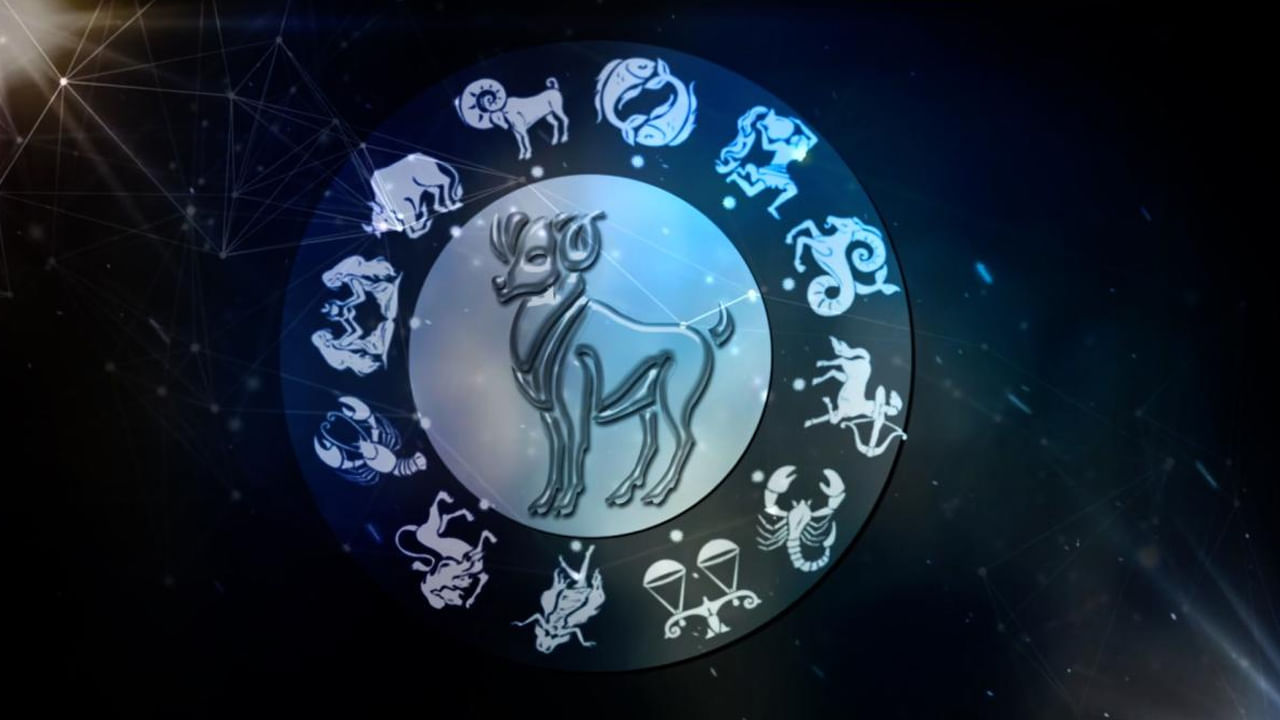 మేష రాశి వారికి రాహువు సంచారంతో అదృష్టం కలిసి వస్తుంది. ఎవరైతే చాలా రోజుల నుంచి మంచి సంబంధం కోసం ఎదురు చూస్తున్నారో, వారికి త్వరలోనే సంబంధం సెట్ అయ్యి, పెళ్లి జరిగే అవకాశం ఉంది. విద్యార్థులు మంచి ర్యాంక్ తో పాస్ అవుతారు. నిరుద్యోగులకు ఉద్యోంగం దొరికే అవకాశాలు చాలా ఎక్కువగా ఉన్నాయి. ఆర్థికంగా, ఆరోగ్య పరంగా బాగుంటుంది. ఇంట్లో సంతోషకర వాతావరణం నెలకొంటుంది.