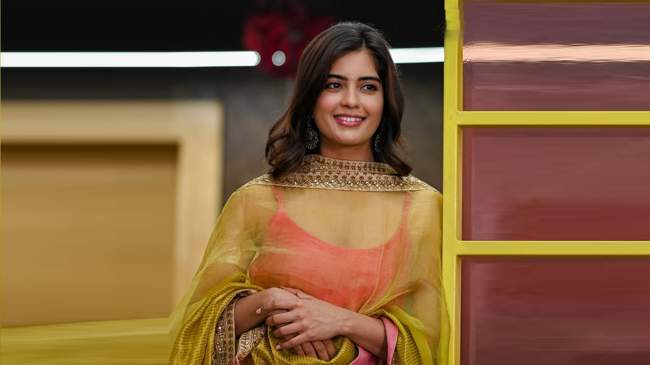 2021లో కిషోర్ తిరుమల దర్శకత్వంలో వచ్చిన రెడ్‌లో రామ్ పోతినేని సరసన తెలుగు చలనచిత్ర అరంగేట్రం చేసింది. అదే ఏడాది తెలుగు స్టార్ యాంకర్ ప్రదీప్ మాచిరాజు హీరోగా నటించిన 30 రోజుల్లో ప్రేమించడం ఎలా అనే చిత్రంలో హీరోయిన్ గా చేసింది. అదే ఏడాది విష్ణు సరసన అర్జున ఫాల్గుణ మూవీలో నటించింది.