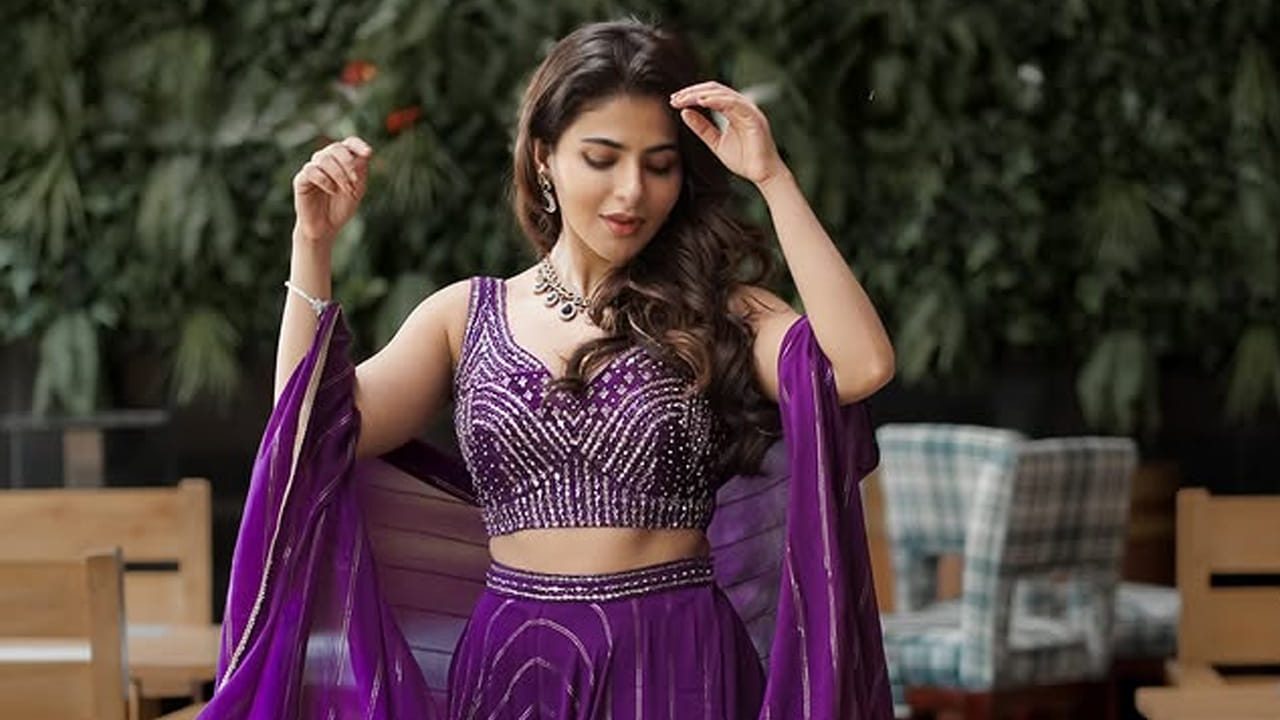 ఐశ్వర్య మీనన్ మాన్‌సూన్ మ్యాంగోస్‌ అనే సినిమాలో సపోర్టింగ్ రోల్ లో మలయాళ చిత్ర పరిశ్రమలో అడుగుపెట్టింది. 2023లో యాక్షన్ ఎంటర్టైనర్ చిత్రం స్పైలో నిఖిల్ సరసన హీరోయిన్ గా తొలిసారి టాలీవుడ్ మూవీలో నటించింది ఈ భామ.