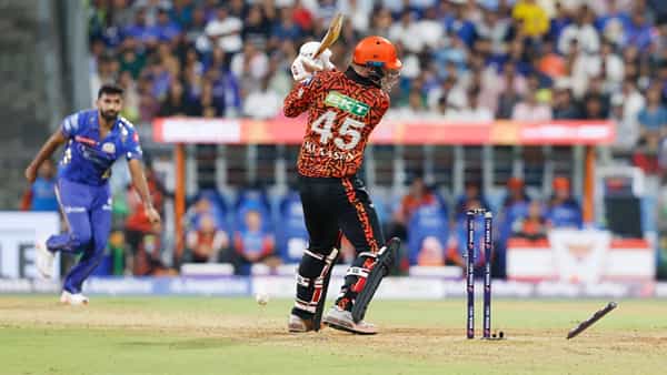IPL 2025: ఐదో ఓటమితో ప్లే ఆఫ్స్ రేసు నుంచి దూరమైన హైదరాబాద్.. ముంబై సేఫ్ జోన్..