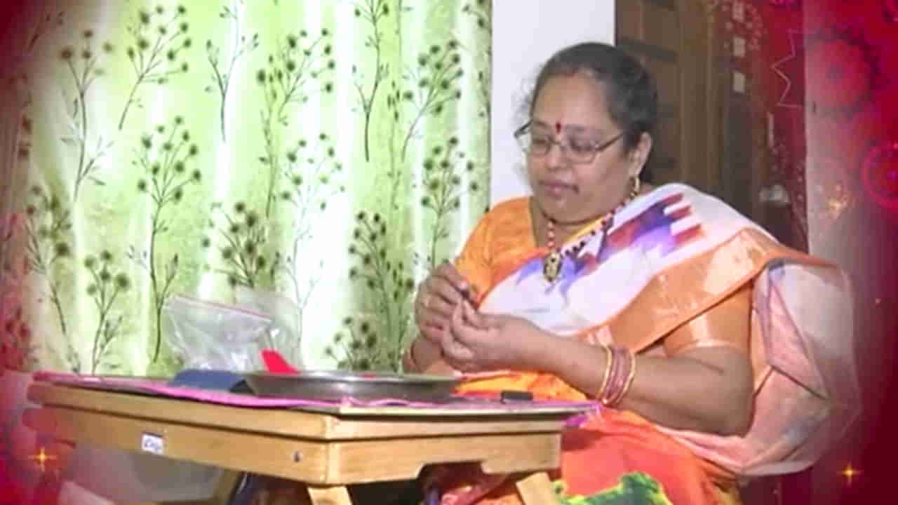 Hyderabad: లక్షా 70వేల బియ్యం గింజలపై శ్రీరామ నామం రాసిన వందన