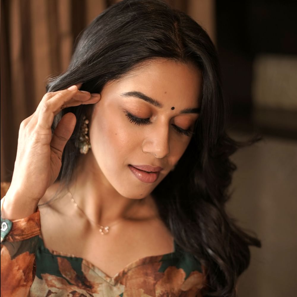 Mirnalini Ravi Photos