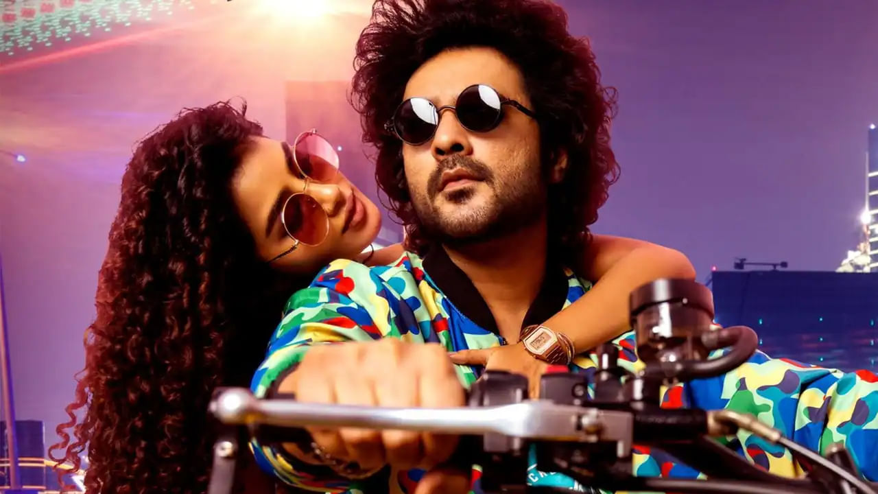 టిల్లు క్యూబ్: యంగ్ హీరో సిద్ధు జొన్నల గడ్డ, డీజే టిల్లు మూవీతో బ్లాక్ బస్టర్ హిట్ అందుకున్నాడు. తర్వాత టిల్లు స్క్వేర్ కూడా మంచి హిట్ అందుకుంది. దీంతో మేకర్స్ టిల్లు క్యూబ్ ను ప్రకటించారు. ఈ సినిమాను మ్యాడ్ మూవీ డైరెక్టర్ దర్శకత్వంలో రానున్నట్లు సమాచారం.