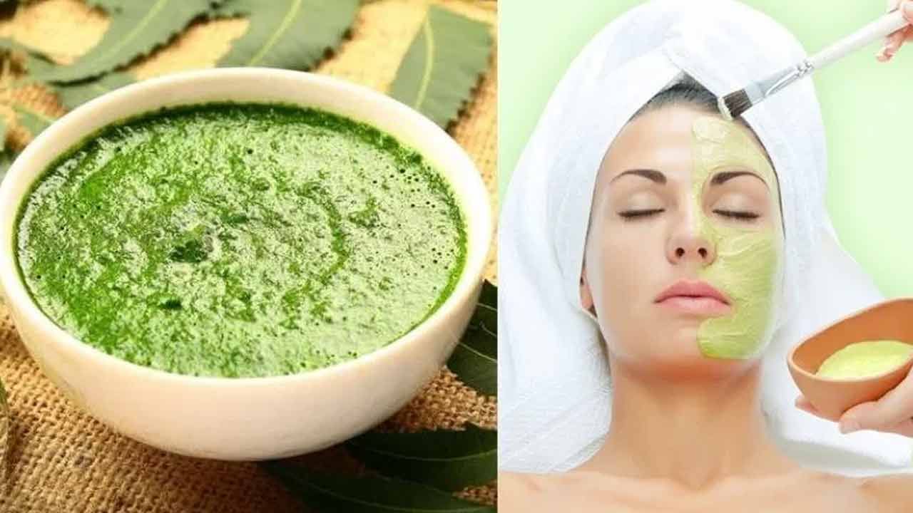 ఫేస్‌ ప్యాక్‌ కోసం వేపాకుల పేస్ట్‌లో కొంచం పసుపు వేసి కలిపి ముఖానికి అప్లై చేసుకోవాలి. అనంతరం ముఖం కడుక్కోవాలి. ఇలా క్రమం తప్పకుండా అప్లై చేసుకుంటే మొటిమల వల్ల ఏర్పడిన మచ్చలు, గాయాల వల్ల ఏర్పడిన మచ్చలు తొలగుతాయి.