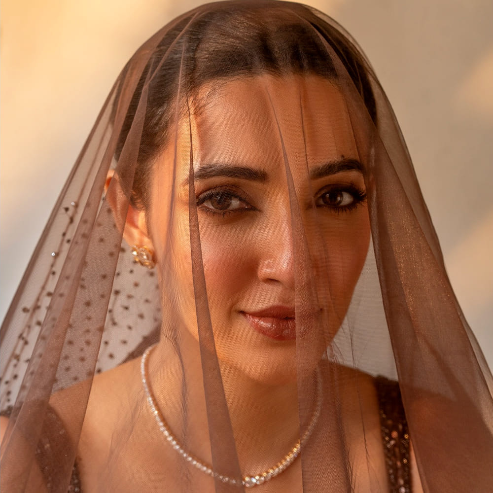 తెలుగులో వరుస ఆఫర్స్ అందుకుంటూ అతి తక్కువ సమయంలోనే స్టార్ డమ్ సొంతం చేసుకుంది. తెలుగులోనే కాకుండా కన్నడ ఇండస్ట్రీలోనూ వరుస సినిమాల్లో నటిస్తుంది ఈ క్రేజీ బ్యూటీ. 