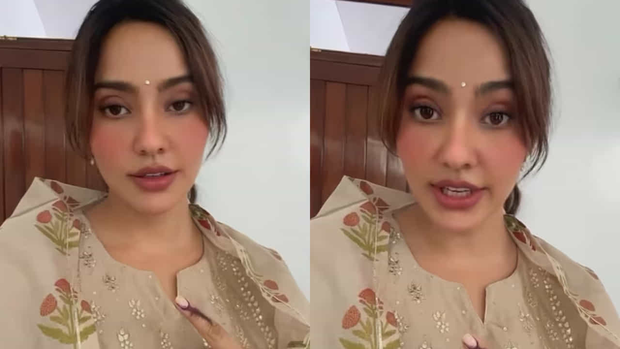 ఇవి చూసిన తన అభిమానులు బ్యూటిఫుల్, హాట్ అంటూ కామెంట్స్ చేస్తున్నారు. ఇక ఈ చిన్నది దే దే ప్యార్ దే2 హిందీ మూవీలో నటిస్తుంది. అయితే ఈ సినిమా తర్వాత కాస్త బ్రేక్ దొరకడంతో మాల్దీవ్ వెకేషన్కు వచ్చినట్లు తెలుస్తోంది.