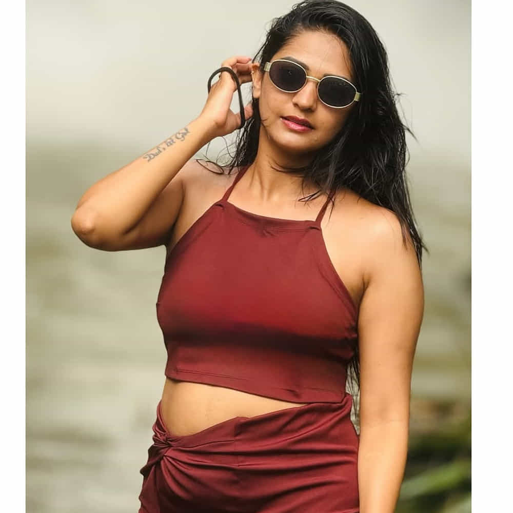 అలాగే ఇంతకు ముందు నిషా గౌడ నెట్టింట గ్లామర్ క్వీన్ గా మారింది. ఎక్కువగా అటు ట్రెడిషనల్.. ఇటు గ్లామర్ ఫోటోషూట్లతో నెట్టింట ఫాలోయింగ్ ఫెంచుకుంటుంది. నిషాకు ఇన్ స్టాలో 203k ఫాలోవర్స్ ఉన్నారు.