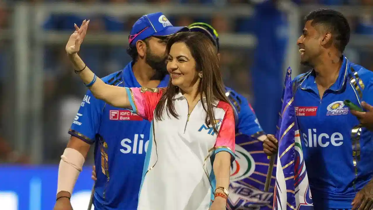 IPL 2025: బాధలో ఉన్న కిషన్ ను అంబానీ వైఫ్ ఏంచేసిందో తెలుసా? చూస్తే వావ్ అంటారు!