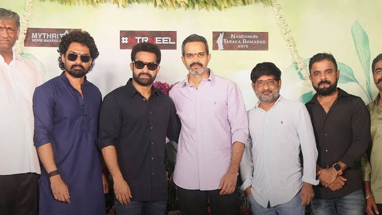 ఎన్టీఆర్‌, ప్రశాంత్ నీల్ కాంబినేషన్‌లో తెరకెక్కుతున్న డ్రాగన్ సినిమా నెక్ట్స్ షెడ్యూల్‌కు సంబంధించి ఇంట్రస్టింగ్ న్యూస్‌ వైరల్ అవుతోంది. ఏప్రిల్ 22 నుంచి ఎన్టీఆర్ షూట్‌లో జాయిన్ అవుతున్నారు. ఈ షెడ్యూల్‌లో భారీ యాక్షన్‌ ఎపిసోడ్‌ను చిత్రీకరించేందుకు రెడీ అవుతోంది మూవీ టీమ్‌. ఏకంగా 30 రోజుల పాటు ఈ యాక్షన్ ఎపిసోడ్‌ను చిత్రీకరించనున్నారు మేకర్స్.