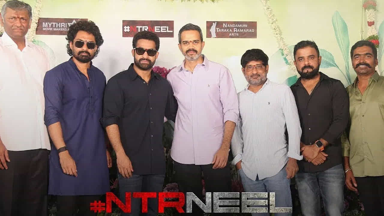 ఏప్రిల్ 22 నుంచి తారక్ షూట్లో జాయిన్ అవుతారు. ఫస్ట్ షెడ్యూల్లోనే ఈ సీన్స్ను పూర్తి చేసేలా ప్లాన్ చేశారు. ఆ తరువాత మళ్లీ నార్మల్ లుక్లోకి వచ్చేస్తారు. అప్పుడే వార్ 2 ప్రమోషన్స్ లో పాల్గొనేలా పక్కగా డేట్స్ ప్లాన్ చేశారు జూనియర్.