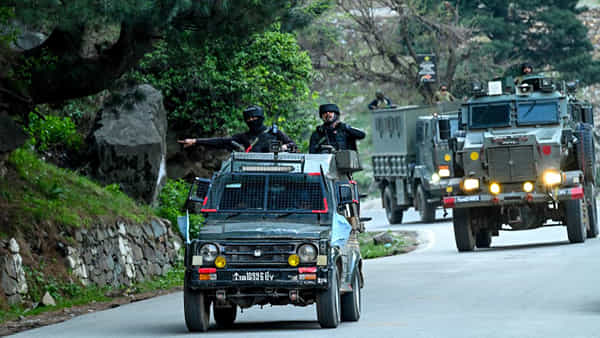 Pahalgam Terror Attack: కశ్మీర్, పీవోకేలో ఉగ్రవాదుల ఏరివేతకు రంగం సిద్ధం.. కేంద్రం సంచలన నిర్ణయం