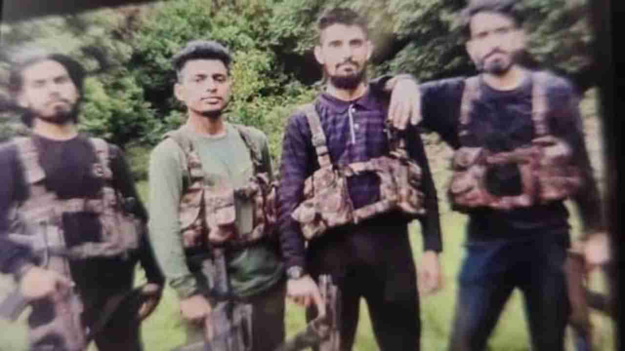 Pahalgam Terror Attack: పహల్గామ్ ఉగ్రదాడి వెనుక పాకిస్తాన్‌ హస్తం.. టూరిస్టులపై కాల్పులు జరిపిన ముష్కరుడి ఫొటో విడుదల..