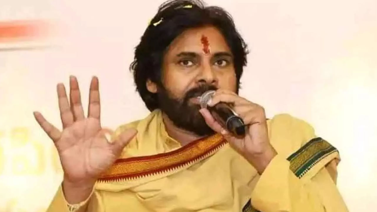 Pawan Kalyan: ఇంత అభిమానమేంటయ్యా? రక్తంతో పవన్ కల్యాణ్ చిత్ర పటం గీసిన డై హార్డ్ ఫ్యాన్