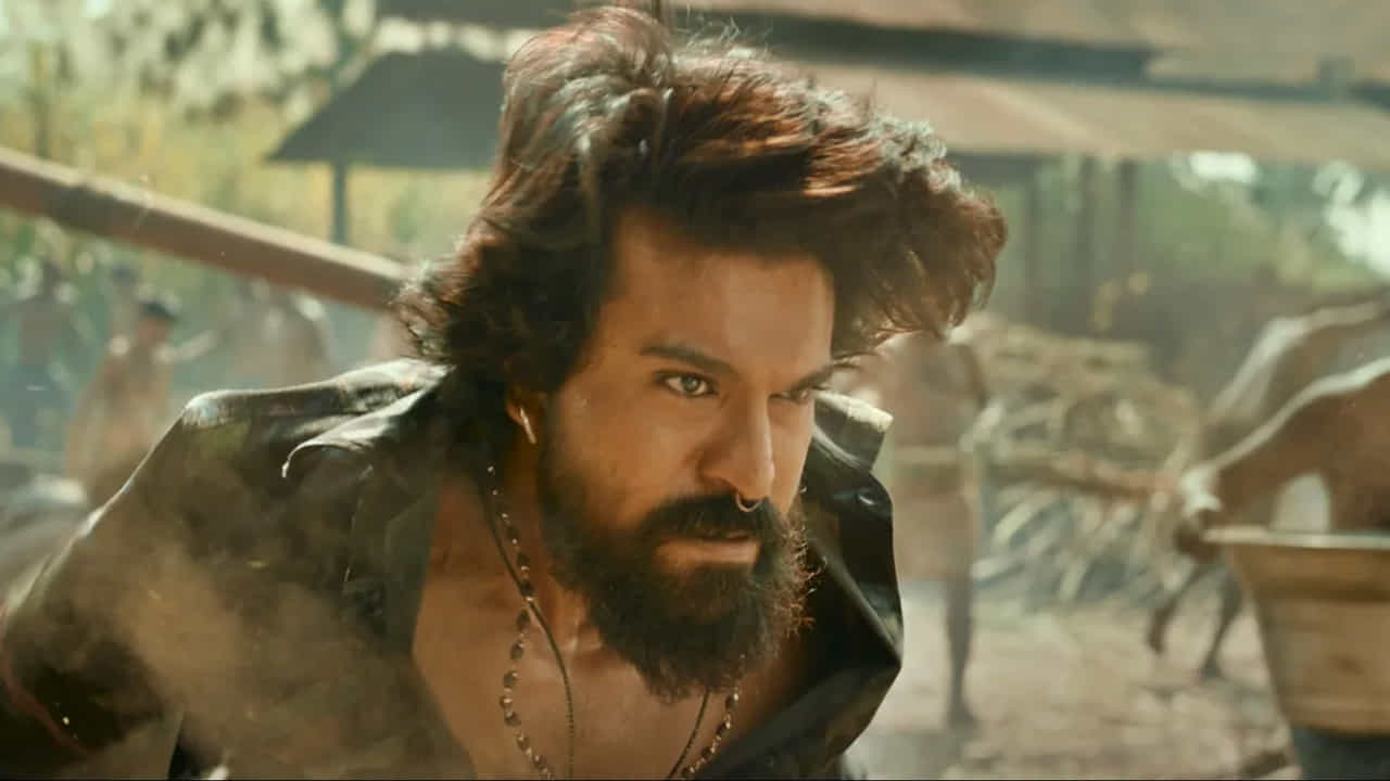 ప్రమోషన్ విషయంలో రాజమౌళిని ఫాలో అవుతున్నారు ఈ యంగ్ డైరెక్టర్‌. సినిమా రిలీజ్‌కు ఏడాది ముందే టీజర్‌ రిలీజ్ చేసి హీరో క్యారెక్టరైజేషన్‌, రామ్ చరణ్ లుక్ విషయంలో క్లారిటీ ఇచ్చేశారు.