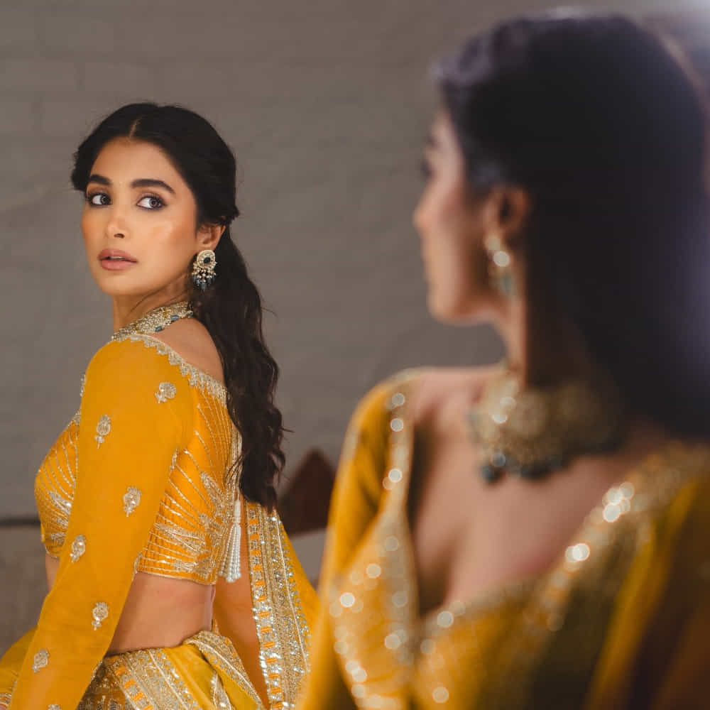 తను గ్యాప్ తీసుకోలేదని.. అలా వచ్చిందంటున్నారు ఈ బ్యూటీ. ఈ మధ్యే ఓ తెలుగు సినిమా సైన్ చేసానని.. త్వరలోనే అదేంటో తెలుస్తుందన్నారీమే. సూర్య రెట్రోతో పాటు రజినీకాంత్ కూలీ, విజయ్ జన నాయగన్ సినిమాల్లోనూ నటిస్తూ బిజీగా ఉన్నారు పూజా హెగ్డే.