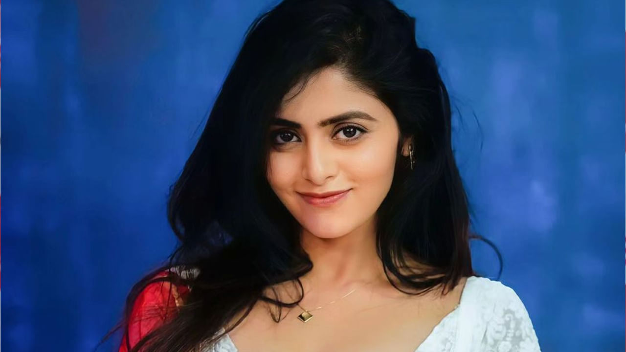 అయితే, ఇషాన్ కిషన్ అదితితో విడిపోయిన తర్వాత, ప్రముఖ సౌత్ నటి ప్రగ్యా నయన్ సింగ్తో డేటింగ్ చేస్తున్నట్లు తెలుస్తోంది. ఐపీఎల్ పార్టీలో వీరిద్దరూ కలిసి కనిపించారు. దీంతో వీరి రిలేషన్షిప్ నిజమేనని అంటున్నారు.