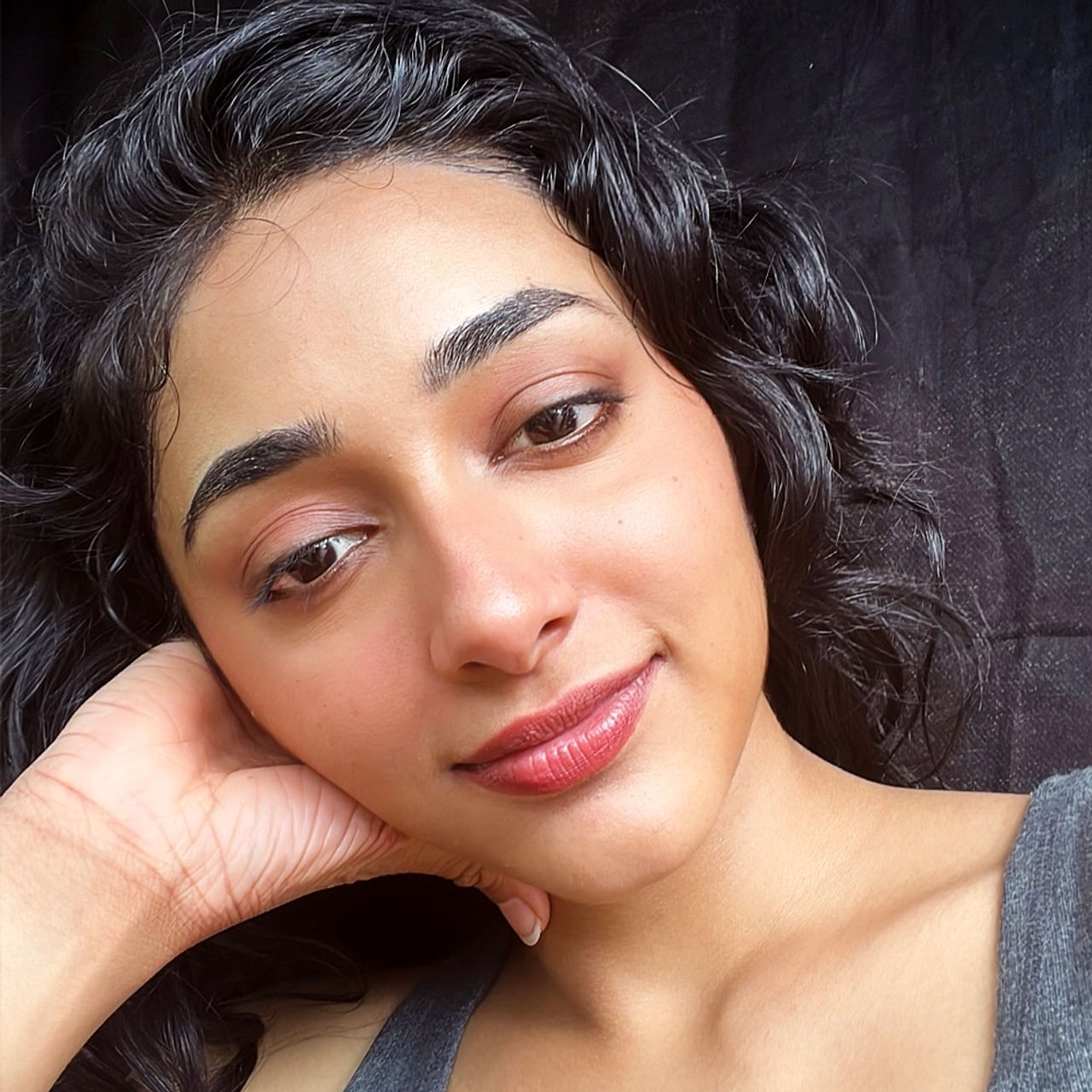 ప్రీతి ముకుందన్.. మోడల్ గా కెరీర్ మొదలు పెట్టి ఆ తర్వాత హీరోయిన్ గా మారింది. ఈ అమ్మడు హీరోయిన్ మాత్రమే కాదు మంచి డాన్సర్ కూడా.. ఈ చిన్నది ప్రధానంగా తెలుగు, తమిళ చిత్రాలలోనటిస్తూ ప్రేక్షకులను ఆకట్టుకుంటుంది.