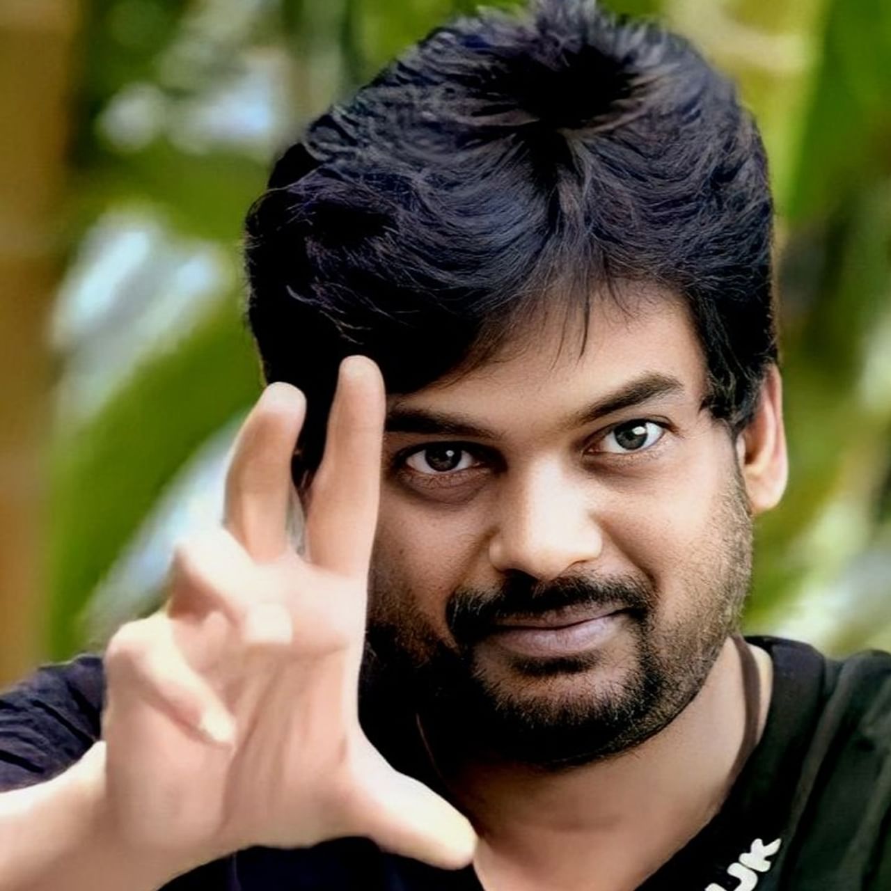 ప్రజెంట్ పూరి గ్రాఫ్ అంత బాగాలేదు. ఈ టైమ్‌లో ఓ స్టార్ హీరో పూరీకి డేట్స్ ఇవ్వటం అంటే రిస్క్ చేయటమే అనుకుంటారు. కానీ అలాంటి రిస్క్ చేసేందుకు రెడీ అయ్యారు కోలీవుడ్ స్టార్ హీరో విజయ్ సేతుపతి. తాను సినిమా ఒకే చేసేటప్పుడు ఆ దర్శకుడు గ్రాఫ్ పట్టించుకోనంటున్నారు మక్కల్‌ సెల్వన్‌.