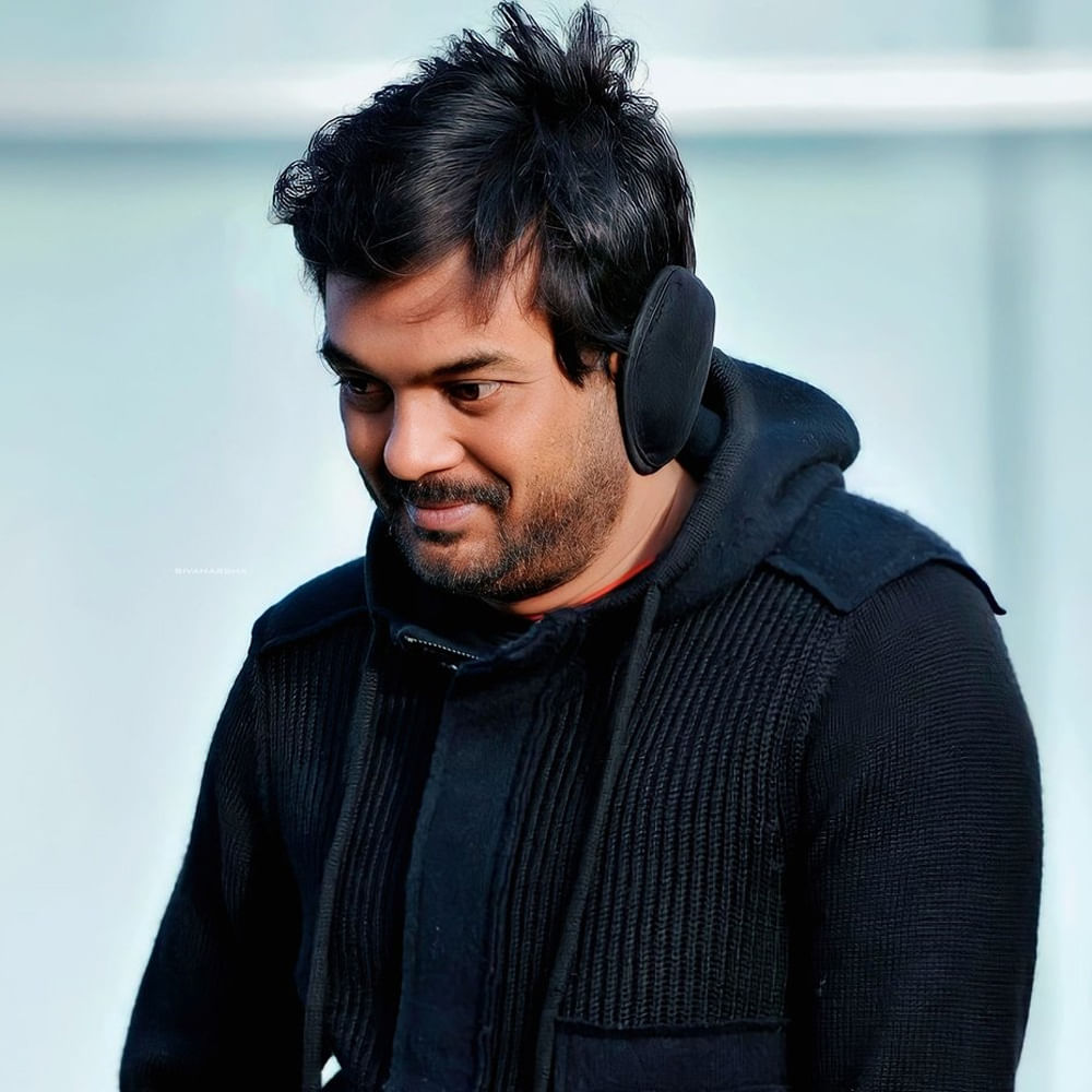 సినిమా ఇండస్ట్రీ గురించి పూరి తీసిన సినిమా నేనింతే. కమర్షియల్‌గా పెద్దగా వర్కవుట్ కాకపోయినా... టాలీవుడ్ క్లాసిక్స్‌ లిస్ట్‌లో చేరింది ఈ మూవీ. ఇప్పుడు ఈ సినిమాలో తాను రాసిన డైలాగ్స్‌నే మళ్లీ గుర్తు చేసుకుంటున్నారు డాషింగ్ డైరెక్టర్‌. 