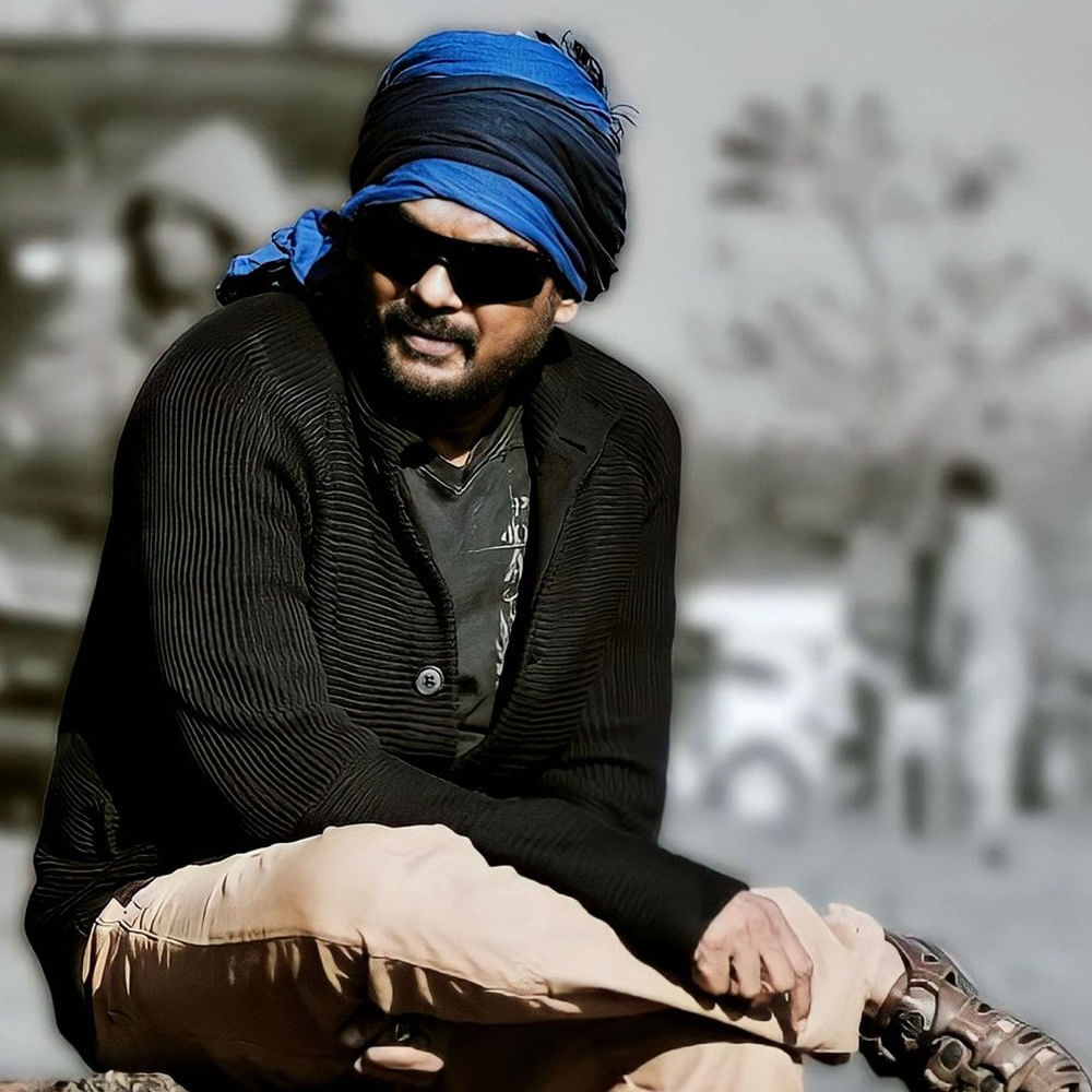 అందుకే చేతి మీద నాట్ పర్మినెంట్స్ అన్న టాటూతో ఈ సిచ్యుయేషన్‌ నుంచి త్వరలోనే బయటకి వస్తానని చెప్పకనే చెబుతున్నారు. మరి నిజంగానే పూరి బౌన్స్‌ బ్యాక్ అవుతారా..? లెట్స్ వెయిట్ అండ్‌ సీ.