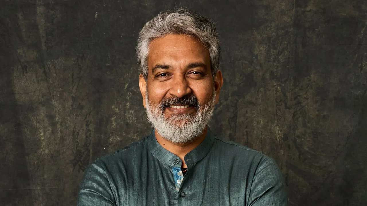 రాజమౌళి, బాహుబలి, త్రిబుల్ ఆర్ సినిమాతో ఇంటర్నేషనల్ లెవల్‌లో మంచి గుర్తింపు తెచ్చుకున్నాడు. ఈయన ప్రస్తుతం మహేష్ బాబు హీరోగా ఎస్ ఎస్ ఎంబీ 29 సినిమా తెరకెక్కిస్తున్న విషయం తెలిసిందే. ఈ క్రమంలో ఈ దర్శకుడికి సంబంధించిన ఇంట్రెస్టింగ్ న్యూస్ వైరల్ అవుతోంది.