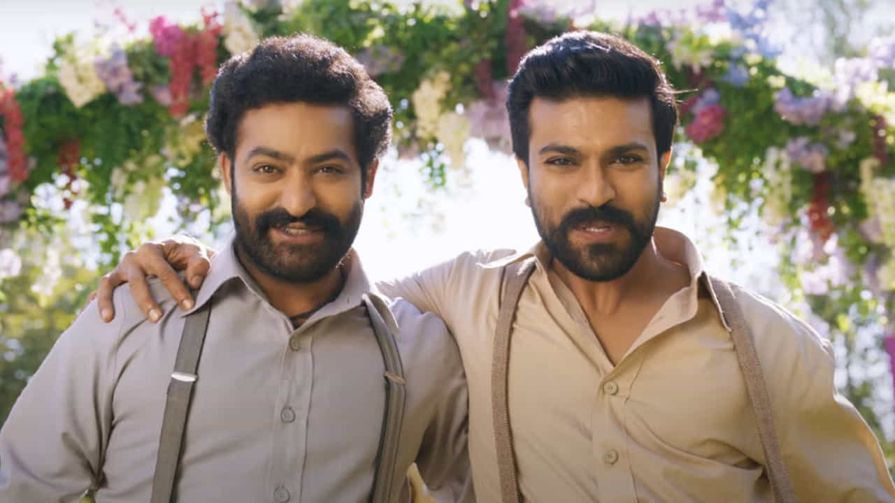 అతనెవరో కాదు, జూనియర్ ఎన్టీఆర్. తారక్ ఏ సినిమా తీసినా అది సూపర్ హిట్ అవుతుంది. అయితే కొరటాల శివ దర్శకత్వంలో జూనియర్ ఎన్టీఆర్ హీరోగా జనతా గ్యారేజ్ మూవీ వచ్చిన విషయం తెలిసిందే. ఈ సినిమా మంచి హిట్ అందుకుంది.
