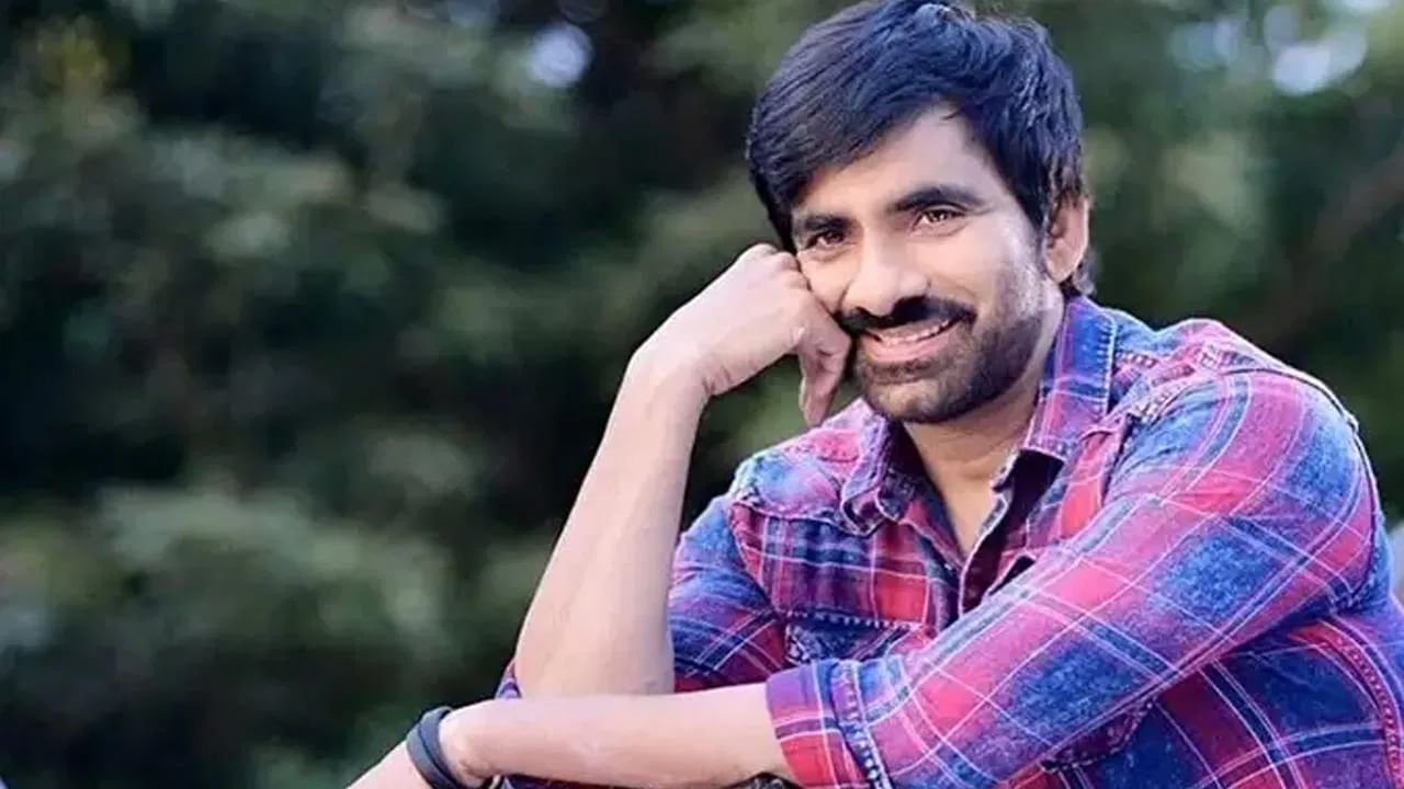 కానీ ఆ కథకు ఒకే చెప్పి హీరో రవితేజ సూపర్ హిట్ అందుకున్నాడు. ఇంతకీ ఆ సినిమా ఏదో ఇప్పుడు తెలుసుకుందాం. రవితేజ బ్లాక్ బస్టర్ హిట్స్ లో భద్ర కూడా ఒకటి. బోయపాటి శ్రీను దర్శకత్వంలో రవితేజ హీరోగా, మీరా జాస్మిన్ హీరోయిన్ గా భద్ర సినిమా తెరకెక్కి మంచి సక్సెస్ అందుకుంది.