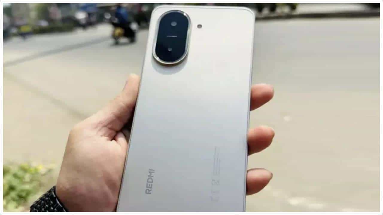 ప్రాసెసర్: ఈ ఫోన్లో 1.8 GHz ఆక్టా-కోర్ UNISOC T7250 12nm ప్రాసెసర్ ఉంది. దీనిలో గ్రాఫిక్స్ సపోర్ట్ కోసం Mali-G57 MP1 GPU ఉంది. అలాగే ఈ ఫోన్ 3GB, 4GB RAM తో 64GB, 128GB స్టోరేజ్ తో లాంచ్ చేసింది కంపెనీ. దీనితో పాటు, స్టోరేజ్ కోసం ఫోన్లో మైక్రో SD కార్డ్ కూడా అందించింది.