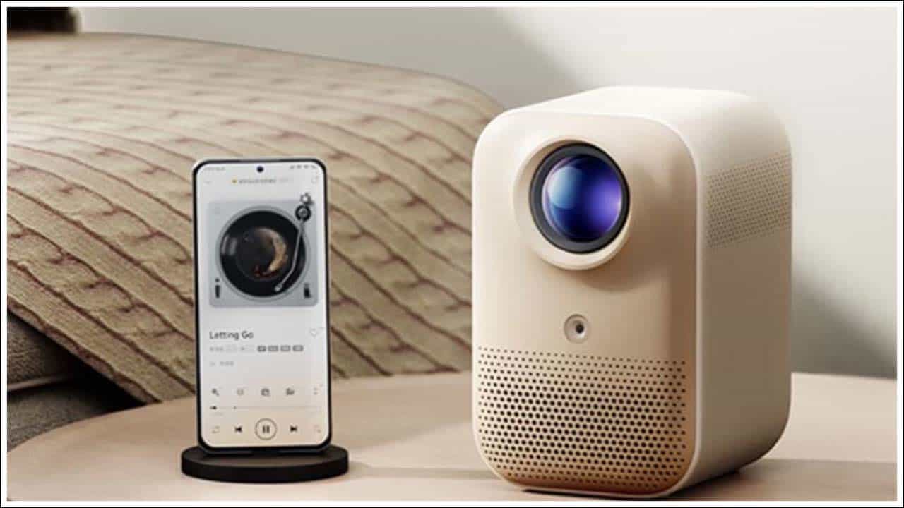 ఈ ప్రొజెక్టర్ 1.5GHz వద్ద క్లాక్ చేయబడిన క్వాడ్-కోర్ అమ్లాజిక్ T950S ప్రాసెసర్ను కలిగి ఉంది. ఇది 1GB RAM, 32GB స్టోరేజీని కలిగి ఉంది. ఈ ప్రొజెక్టర్ లైట్ స్ట్రీమింగ్ యాప్, Xiaomi HyperOS కనెక్ట్ను నిర్వహిస్తుంది. ఈ ప్రొజెక్టర్ పొడవు 146 mm, వెడల్పు 113 mm, మందం 172.5 mm, బరువు కేవలం 1.2 కిలోలు, దీని కారణంగా దీనిని ఎక్కడికైనా తీసుకెళ్లవచ్చు.