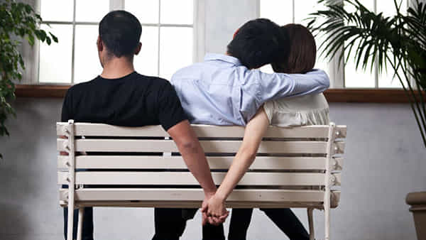 Relationship Tips: కోరి చేసుకున్నా భర్తని భార్య ఎందుకు మోసం చేస్తుందో తెలుసా.. మగాళ్లూ.. అవి ఏమిటో తెలుసుకోండి