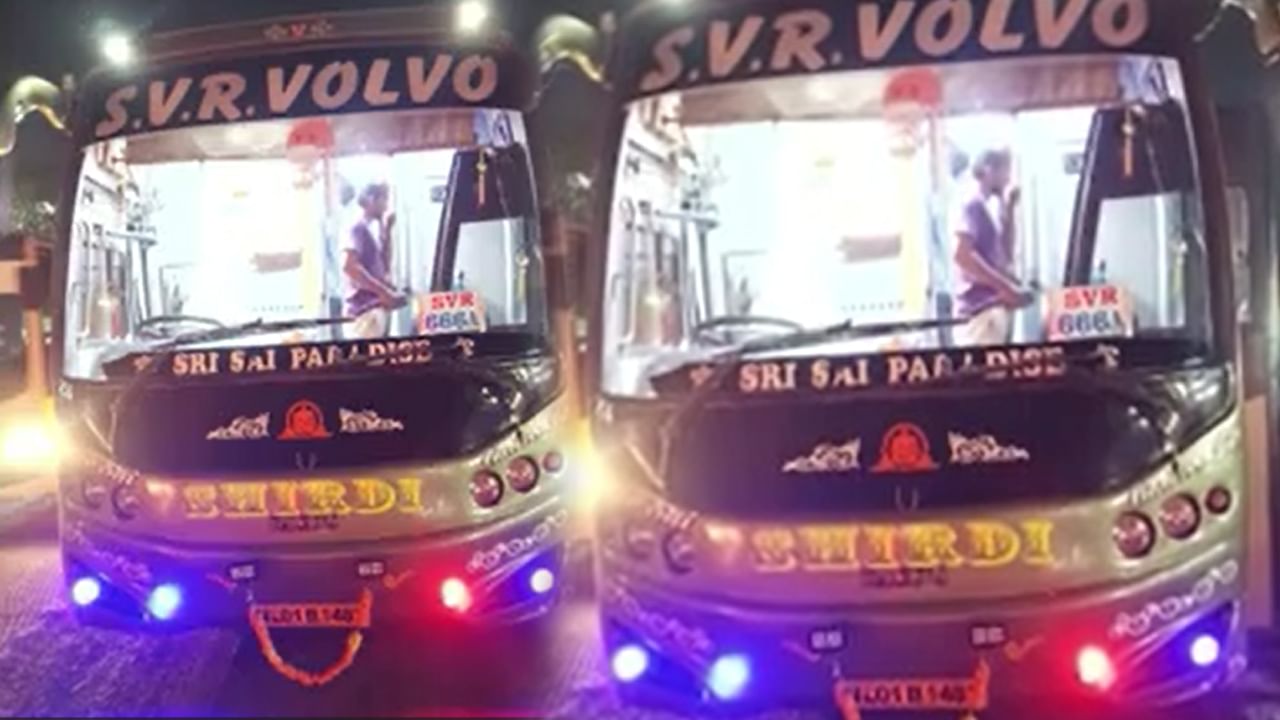 Andhra: వేగంగా వెళ్తున్న ట్రావెల్స్ బస్సును ఆపిన పోలీసులు.. లోపల చెక్ చేయగా