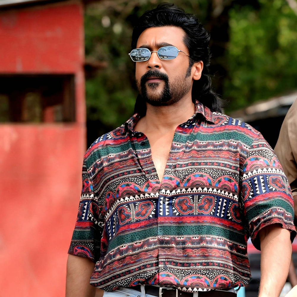 భారీ అంచనాల మధ్య వచ్చిన కంగువా కనీసం మూడు రోజులు కూడా ఆడలేదు. ప్రస్తుతం సూర్య ఆశలన్నీ రెట్రో సినిమాపైనే ఉన్నాయి. కార్తిక్ సుబ్బరాజ్ ఈ సినిమాకు దర్శకుడు. ఈయనకు సరైన హిట్ వచ్చి కొన్నేళ్ళైపోయింది.