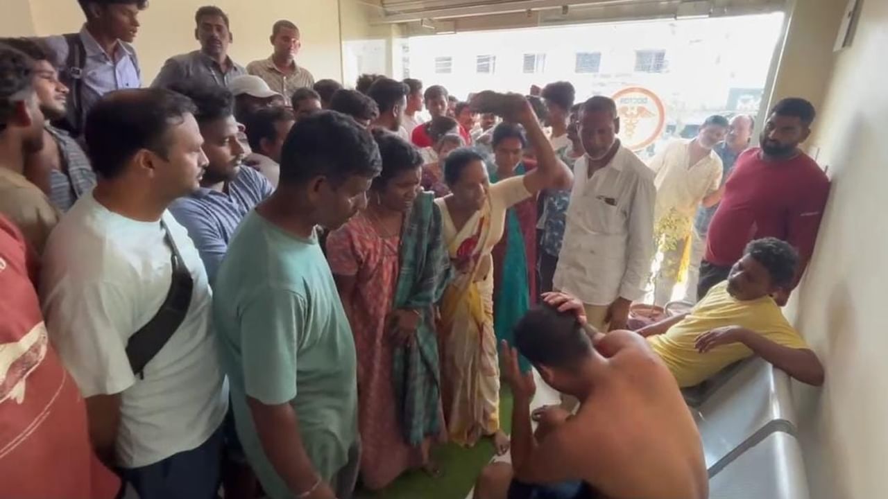 Andhra: మహిళ స్నానం చేస్తుండగా పై నుంచి ఏదో లైట్.. ఏంటా అని పరిశీలించగా..
