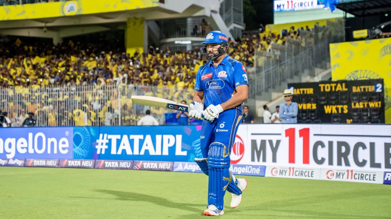 తన హాఫ్ సెంచరీ పూర్తి చేసిన కొద్దిసేపటికే, రోహిత్ ఐపీఎల్లో కొత్త మైలురాయిని కూడా సాధించాడు. అతను 60 పరుగుల మార్కును చేరుకున్న వెంటనే, శిఖర్ ధావన్ను బద్దలు కొట్టి కొత్త రికార్డు సృష్టించాడు. ఐపీఎల్లో అత్యధిక పరుగులు చేసిన రెండో ఆటగాడిగా రోహిత్ నిలిచాడు. అంతకుముందు ధావన్ రెండో స్థానంలో ఉన్నాడు.