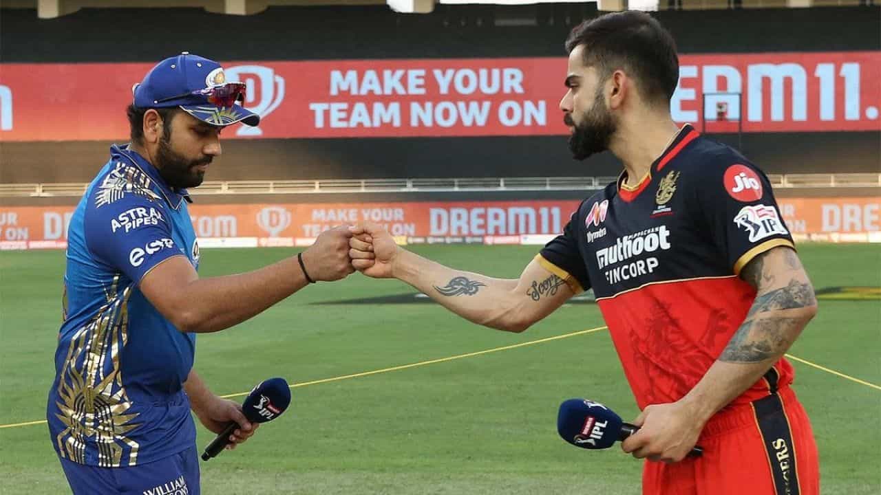 Rohit Sharmవిరాట్ కోహ్లీ గురించి చెప్పాలంటే ఐపీఎల్ 2025 మొదటి ఇన్నింగ్స్‌లోనే, అతను హాఫ్ సెంచరీ కొట్టడం ద్వారా 59 పరుగులు చేశాడు. ఆ తర్వాత అతను 31 పరుగుల ఇన్నింగ్స్ ఆడి, ఆ తర్వాత 7 పరుగుల ఇన్నింగ్స్ ఆడాడు. అంటే, విరాట్ కోహ్లీ కూడా 3 ఇన్నింగ్స్‌లలో 100 పరుగుల మార్కును దాటలేకపోయాడు. అతని ఖాతాలో 97 పరుగులు మాత్రమే ఉన్నాయి. కానీ, రోహిత్‌తో పోలిస్తే, విరాట్ ప్రదర్శన పెద్దగా ఆందోళన కలిగించే విషయం కాదు.a And Virat Kohli (4)