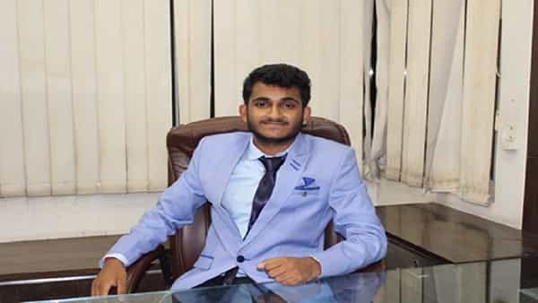 Success story: అత్తెసరు మార్కులతో అత్యుత్తమ స్థాయికి.. స్ఫూర్తిదాయక యువకుడి గురించి తెలుసుకోవాల్సిందే..!