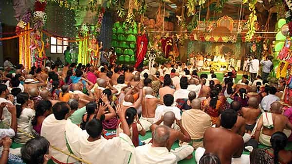 Andhra Pradesh:శ్రీవారి భక్తులకు అలర్ట్.. నేటి నుంచి మూడ్రోజులపాటు పలు సేవలకు బ్రేక్..!