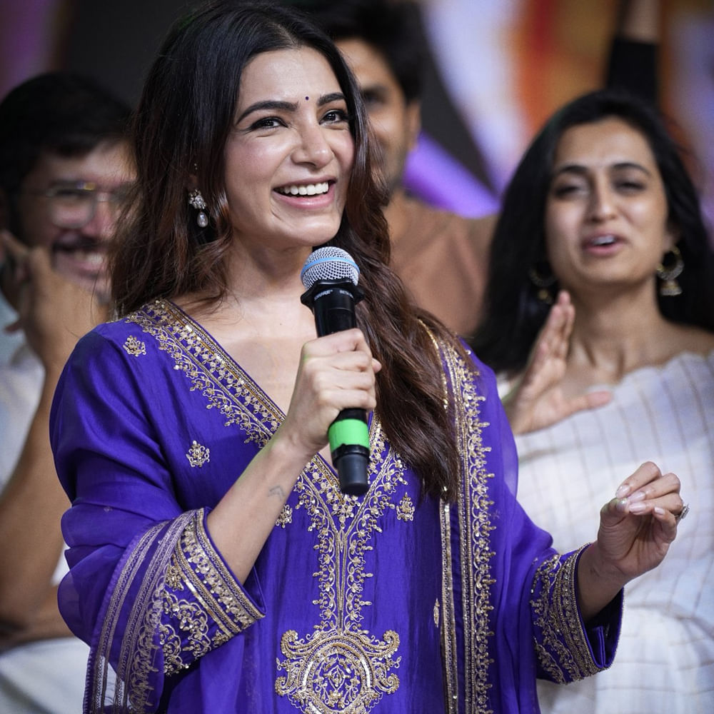 నటిగా తన కెరీర్ స్టార్ట్ చేసినప్పుడు యాక్టింగ్ గురించి పెద్దగా తెలియదని.. తాను నటించిన మొదటి రెండు సినిమాలు ఇప్పుడు చూస్తే చాలా సిగ్గుగా అనిపిస్తుందని.. దారుణంగా యాక్ట్ చేశాననే ఫీలింగ్ వస్తుందని..ఇంకా బాగా నటించవచ్చు కదా అనిపిస్తుందని తెలిపింది. 