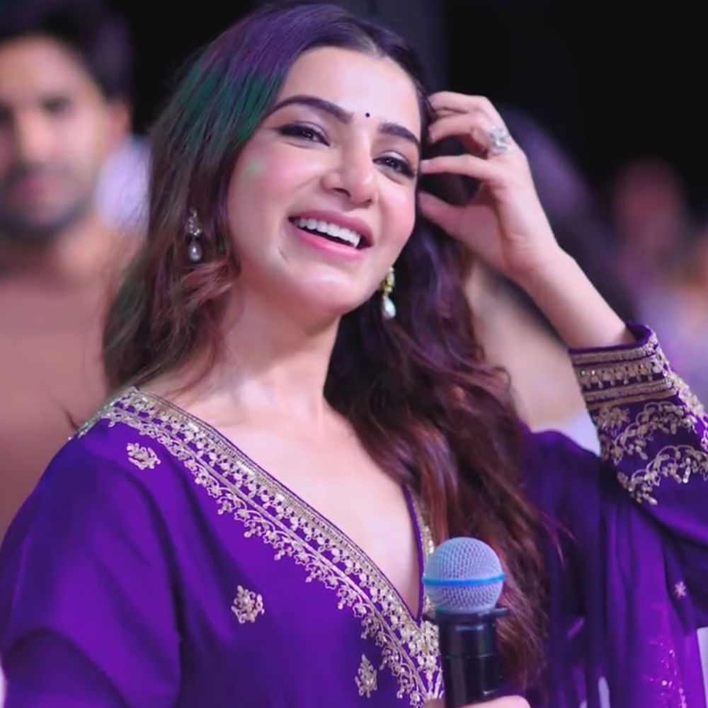 కానీ ఇప్పుడు నటీనటులు అలా కాదని.. తొలి సినిమానే అయినప్పటికీ ఎంతో బాగా యాక్టింగ్ చేశారని తెలిపింది. జీవితంలో సవాళ్లను స్వీకరించడం తనకు ఇష్టమని. నిర్మాతగా ఇదొక కొత్త ప్రయాణమని చెప్పుకొచ్చింది. 