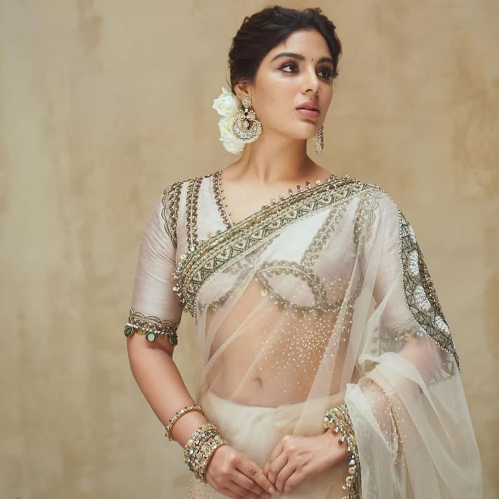 కళ్యాణ్ రామ్ జోడిగా బింబిసార, ధనుష్ సరసన సార్, సాయి ధరమ్ తేజ్ జోడిగా విరూపాక్ష చిత్రాల్లో నటించింది. ఈ మూవీ చిత్రాలు భారీ విజయాన్ని అందుకున్నాయి. కానీ ఆ తర్వాత కళ్యాణ్ రామ్ నటించిన డేవిల్ చిత్రం నిరాశపరిచింది. 