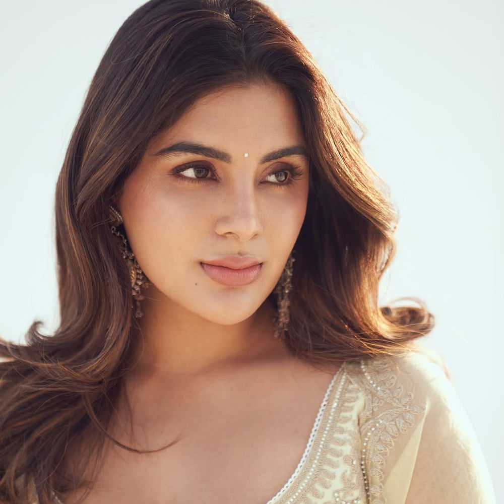 ప్రస్తుతం నిఖిల్ సరసన స్వయంభు చిత్రంలో నటిస్తుంది. ఏడాది కాలంగా ఈ బ్యూటీ నటించిన ఒక్క సినిమా రిలీజ్ కాలేదు. అయితే ఇప్పుడు వరుస చిత్రాలకు గ్రీన్ సిగ్నల్ ఇస్తూ ప్రేక్షకులను అలరించాలని భావిస్తుందట సంయుక్త. 