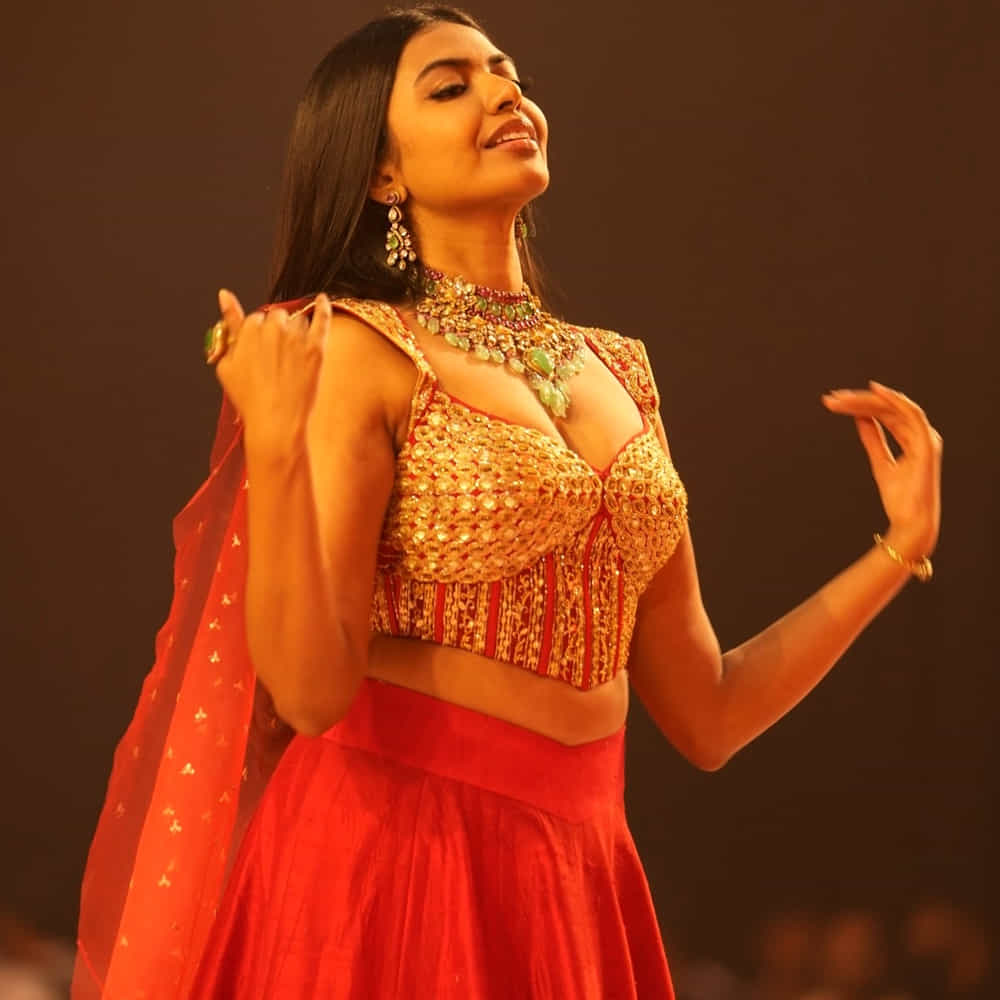 స్టార్ హీరో రాజశేఖర్ జీవిత కూతురు శివాని రాజశేఖర్ గురించి ప్రత్యేకంగా పరిచయం చేయాల్సిన అవసరం లేదు. తెలుగులో ఈ చిన్నది వరుసగా సినిమాలు చేస్తూ ప్రేక్షకులను ఆకట్టుకుంటుంది.