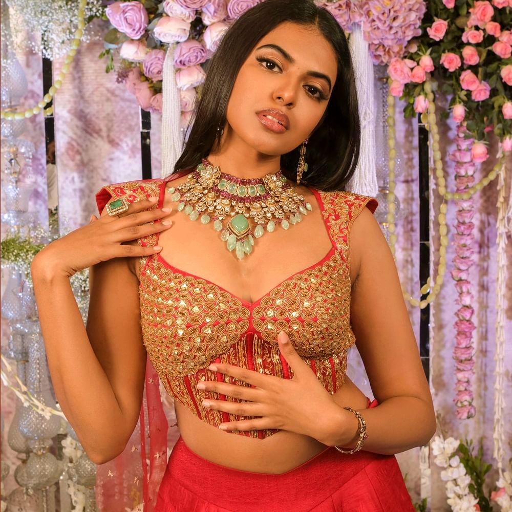నటిగా శివాని రాజశేఖర్ 2018లో 2 స్టేట్స్ సినిమాతో తెలుగు సినీరంగంలోకి అడుగుపెట్టింది. ఆ తర్వాత అద్భుతం (2021), శేఖర్ (2022), కోట బొమ్మాళి PS (2023), WWW వంటి సినిమాల్లో నటించింది. ఈ చిన్నది తన నటనతో ప్రేక్షకులను మెప్పించింది.