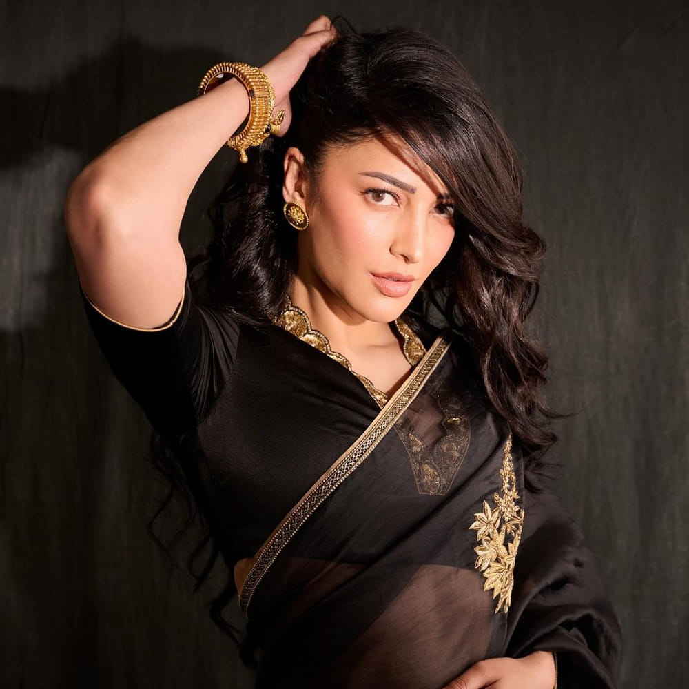 కూలీ సినిమాతో జనాలను పలకరించడానికి గొంతు సవరించుకుంటున్నారు శ్రుతిహాసన్‌. ఆగస్టు 14న ఈ సినిమాతోనే ప్రేక్షకుల ముందుకు రానున్నారు శ్రుతి. 