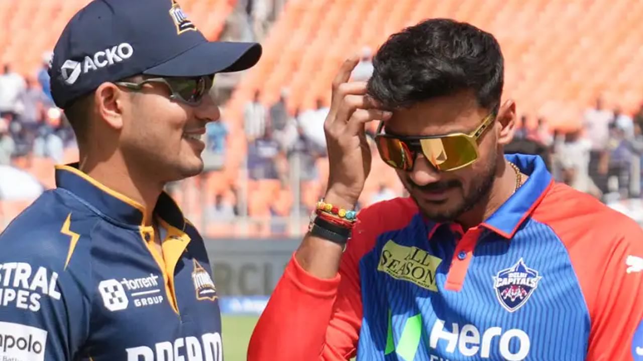 Shubman Gill Fined 12 Lakhs by BCCI: గుజరాత్ టైటాన్స్ కెప్టెన్ శుభ్‌మాన్ గిల్‌కు ఐపీఎల్ 2025 సీజన్ అద్భుతంగా సాగుతోంది. ఏప్రిల్ 19న అక్షర్ పటేల్ నేతృత్వంలోని ఢిల్లీ క్యాపిటల్స్‌ను 7 వికెట్ల తేడాతో ఓడించి సీజన్‌లో ఐదవ విజయాన్ని నమోదు చేశాడు. దీంతో అతని జట్టు పాయింట్ల పట్టికలో మొదటి స్థానానికి చేరుకుంది. కానీ, ఈ ఆనందం తర్వాత, గిల్ కు ఒక చెడ్డ వార్త కూడా వచ్చింది. నిజానికి, అతను స్లో ఓవర్ రేట్‌కు దోషిగా తేలాడు. మ్యాచ్ తర్వాత బీసీసీఐ అతనికి శిక్ష విధించింది. అతనికి రూ. 12 లక్షల జరిమానా విధించింది.