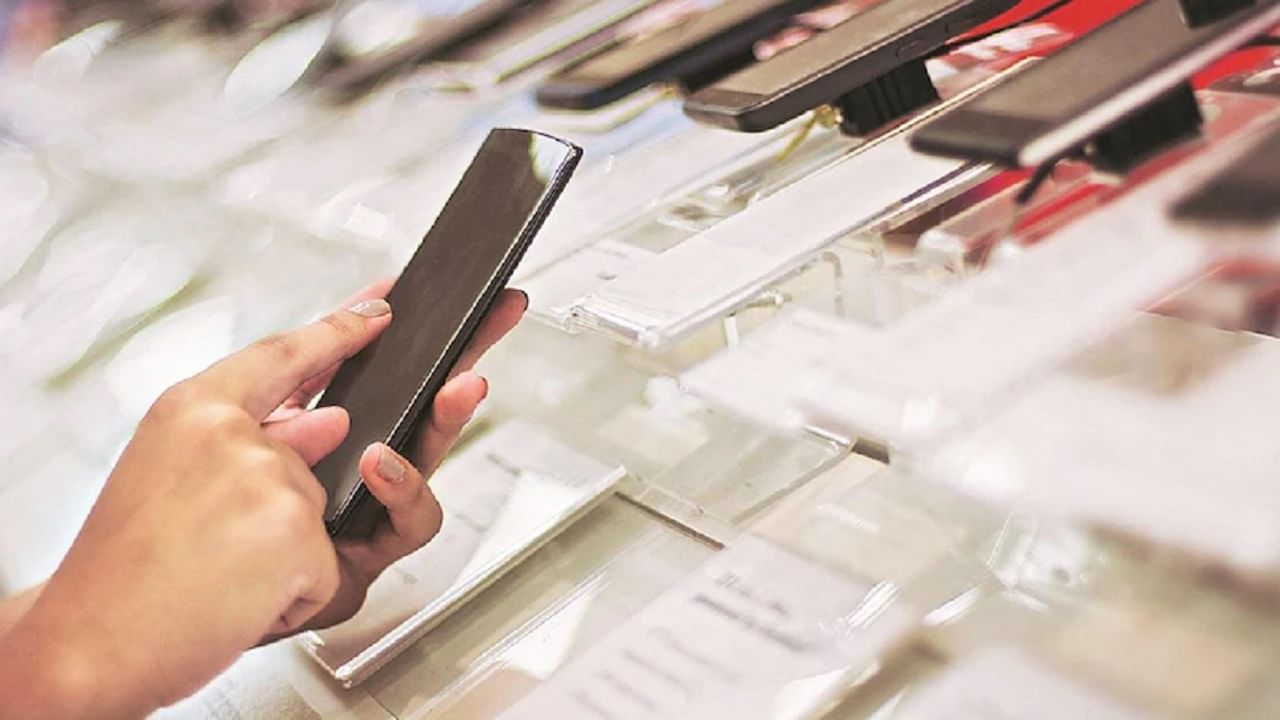 Smartphone Exports: స్మార్ట్ఫోన్ ఎగుమతుల్లో భారత్ రికార్డు.. ఐఫోన్ల వాటా ఎంతంటే?