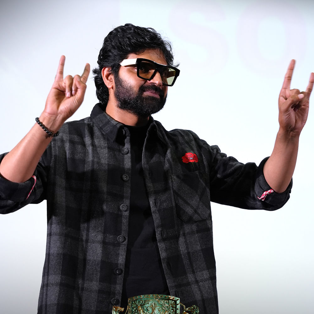 మే 9న ఈ సినిమా విడుదల ప్లాన్ చేస్తున్నారు. ఆ రోజు వస్తుందనుకున్న హరిహర వీరమల్లు మరోసారి వాయిదా వైపే అడుగులేస్తుండటంతో.. సింగిల్ ఆ డేట్‌ను లాక్ చేసేలా ఉన్నారు. మరి ఈ సినిమాతో శ్రీ విష్ణు మళ్లీ మాయ చేస్తారేమో చూడాలిక.